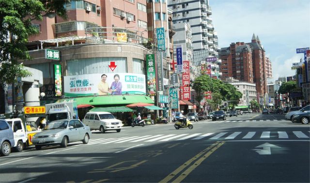 P-0257壁面廣告塔-高雄市左營區自由二路176號-自由路與明華路三角窗廣告看板